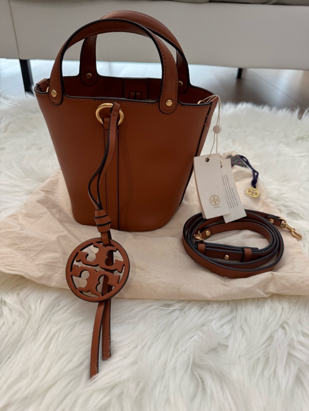 Tory Burch Miller mini bucket bag - Picture 3 of 12